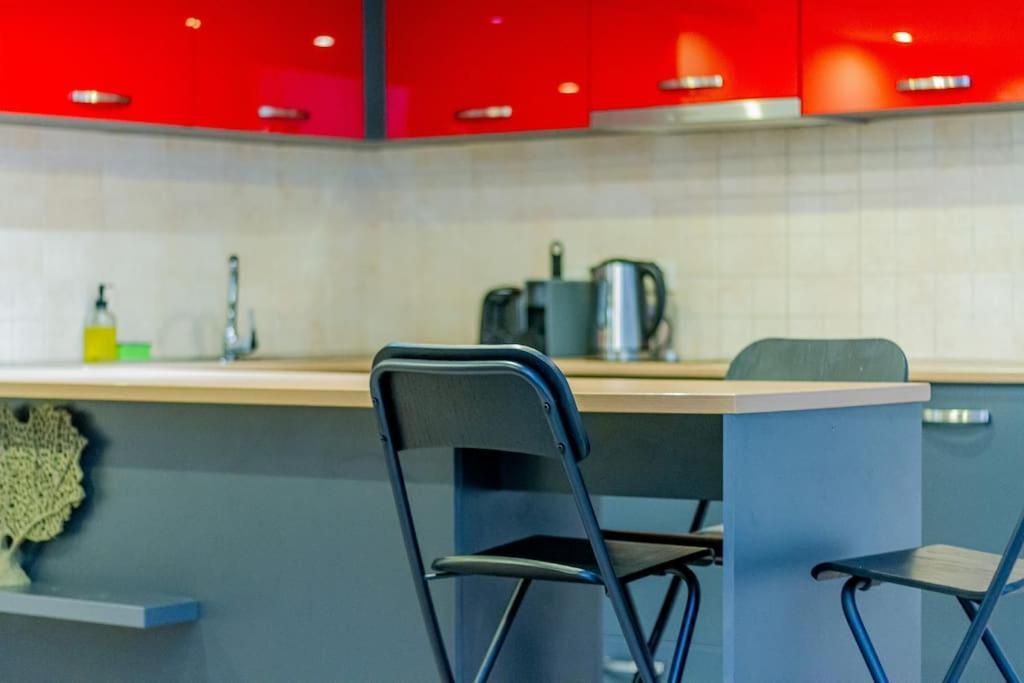 Appartement Colorful Cityscape Retreat By Nw
