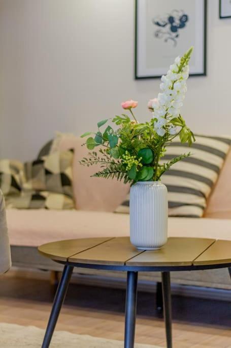 Colorful Cityscape Retreat By Nw Appartement Budapest
