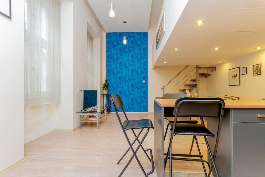 Colorful Cityscape Retreat By Nw * Budapeste